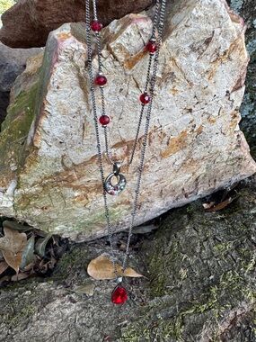 Layered Red Teardrop Pendant Necklace